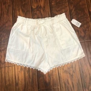 White Linen Shorts Size L